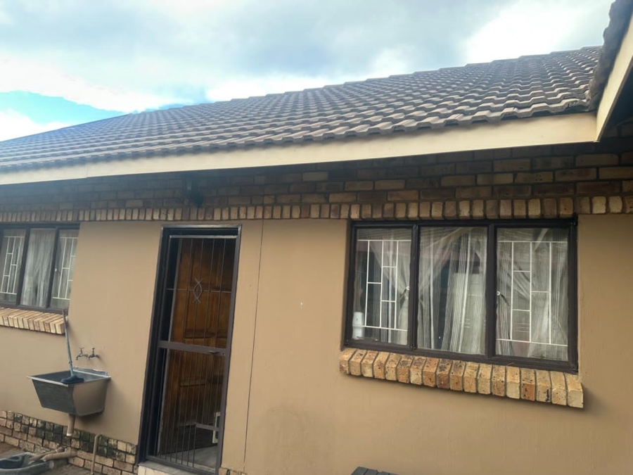 5 Bedroom Property for Sale in Waterval East North West